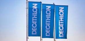 Decathlon Logo Flaggen 