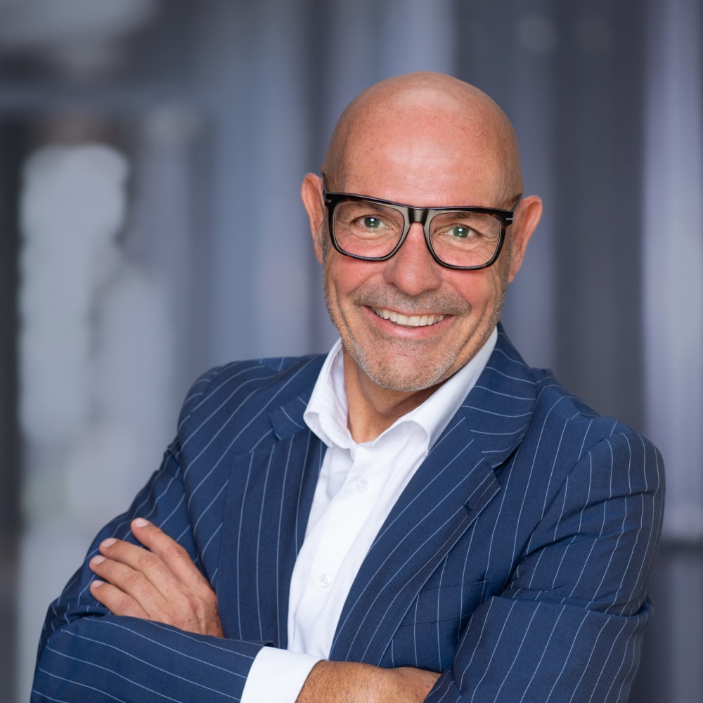 Bernhard Lustig verstärkt Corratec