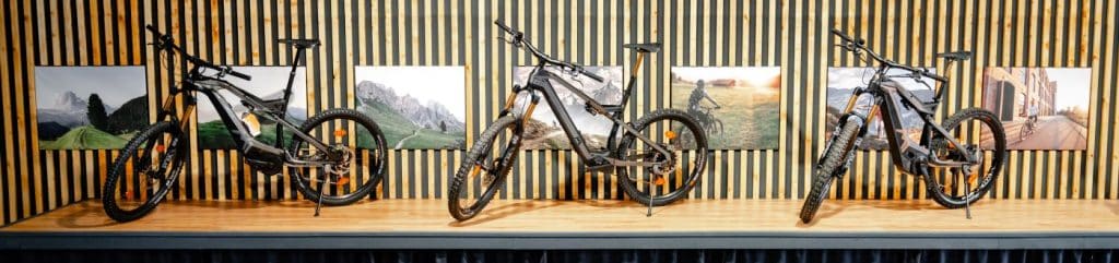 Unbekannte stehlen fünf E-Bikes im Wert von 50.000 Euro bei M1 Sporttechnik