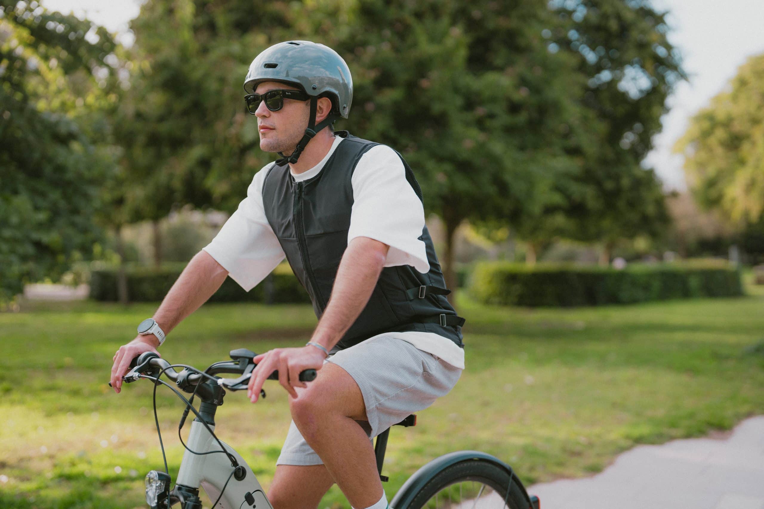 Decathlon und In&motion prsentieren smartes Airbag-System - SAZBike