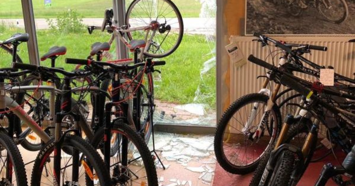 Alarmanlage schlägt Einbrecher in die Flucht sazbike.de