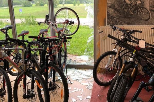 Alarmanlage schlägt Einbrecher in die Flucht sazbike.de