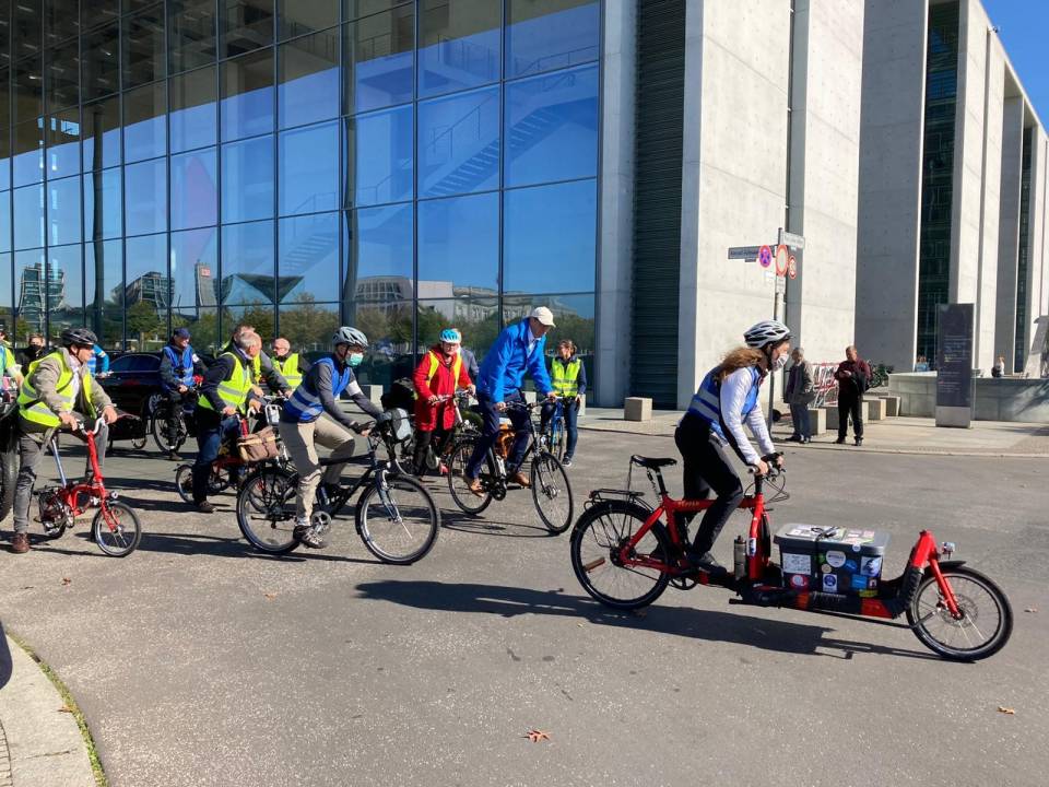 Parlamentskreis Fahrrad radelte durch Berlin sazbike.de