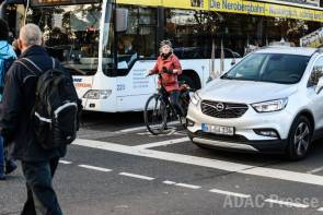 ADAC Forderung Gemeinden Städte Radwegbau 