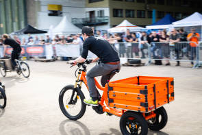 Unboxing Velo Transport Einbeziehung Fachhandel Testfahrten 