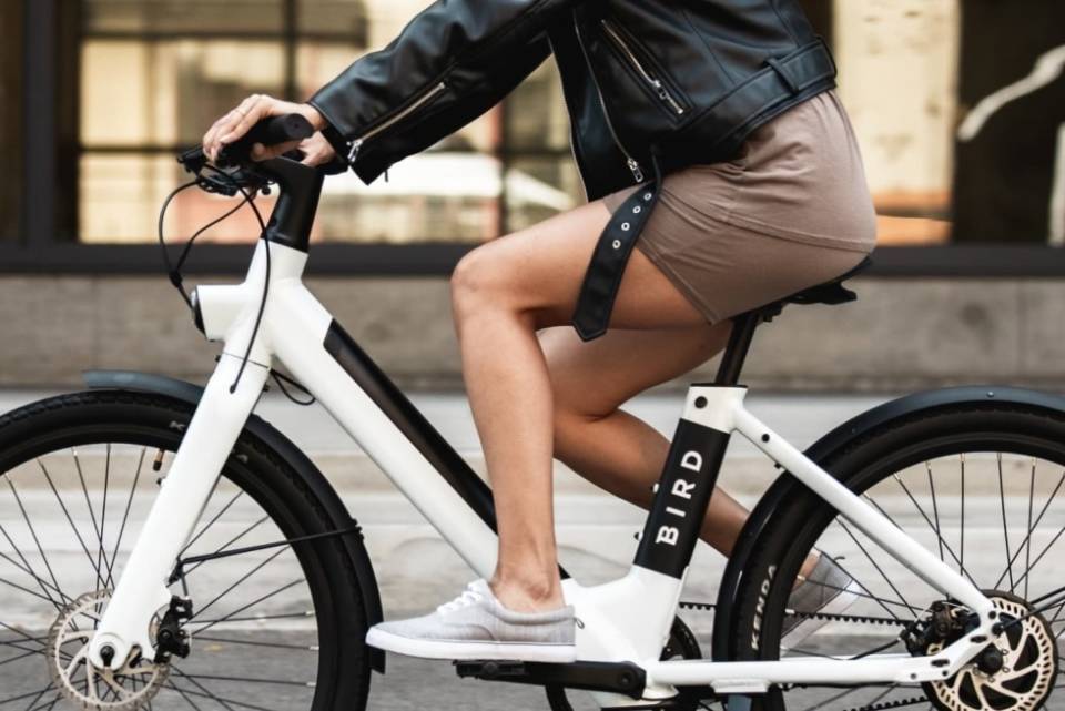 Flottenanbieter bringt E Bike in den Fachhandel sazbike