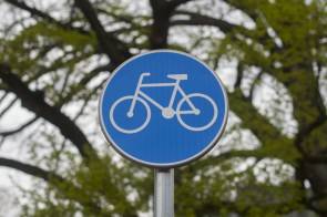 Verkehrsschild Fahrrad Blau Weiß 