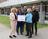 ADFC Übergabe Zertifikat Fahrradfreundlicher Arbeitgeber Hochschule Ansbach