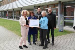 ADFC Übergabe Zertifikat Fahrradfreundlicher Arbeitgeber Hochschule Ansbach 