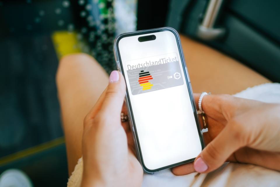 Fahrradmitnahme beim Deutschlandticket soll einfacher werden sazbike.de