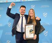 Ende Juni durften P.A.C.-Logistikleiter Benjamin Knappke und Vertriebsmitarbeiterin Janina Gutermuth stellvertretend für das Team die Auszeichnung als Finalist beim Bavarian Future Award 2024 im Münchner Künstlerhaus entgegennehmen.