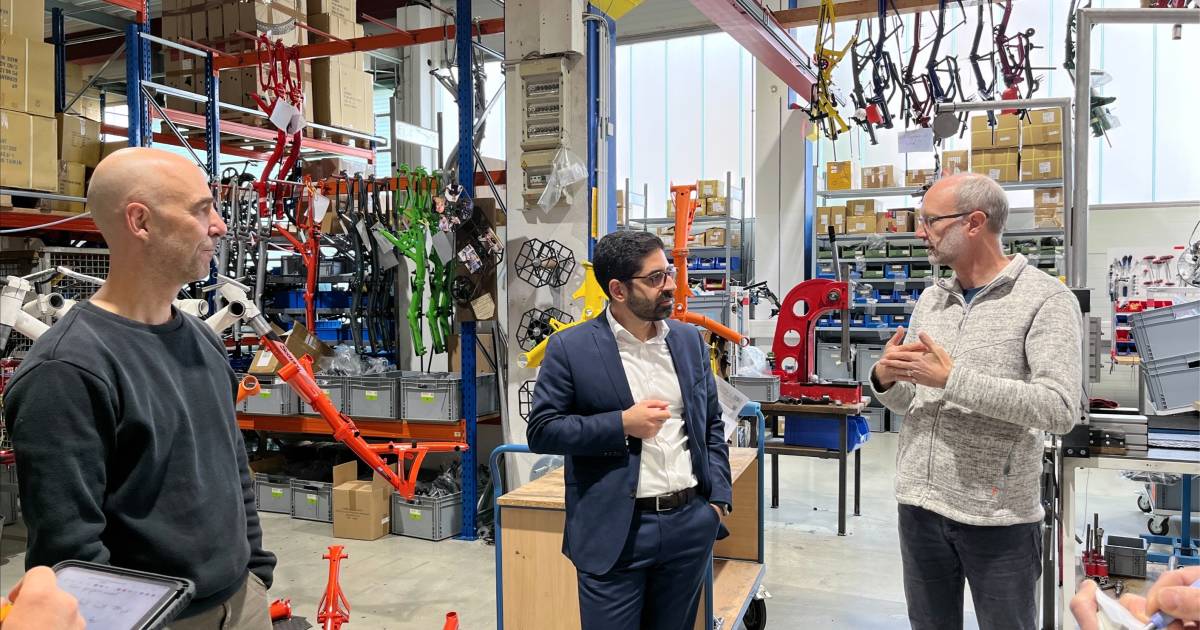 Hessischer-Wirtschaftsminister-besucht-HP-Velotechnik