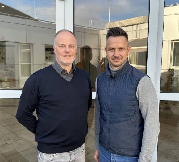 David Schäffler (l.) nach der Sprecher-Wahl mit VSSÖ-Geschäftsführer Michael Nendwich. 