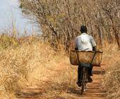 Afrikanischer Fahrradfahrer