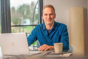 Ananda präsentiert Bastiaan Thijs 