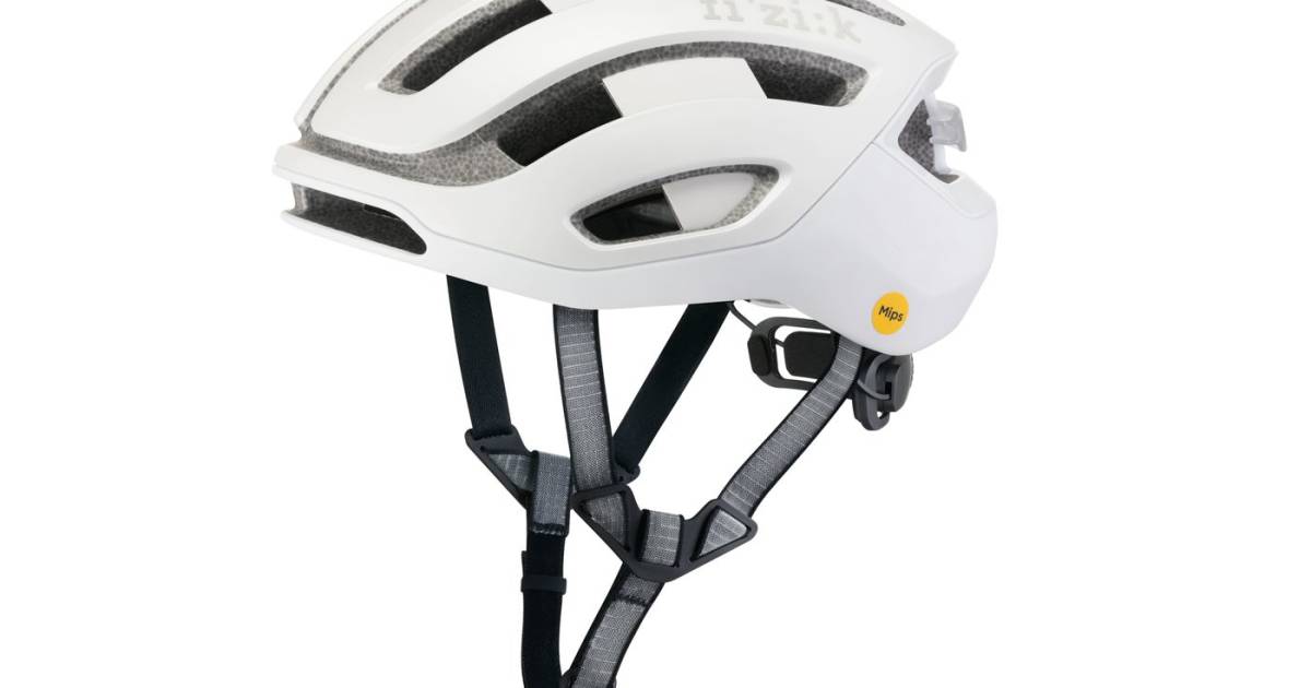 Fizik-bietet-jetzt-auch-Helme-an