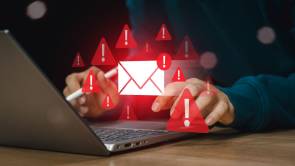 email betrug shutterstock 