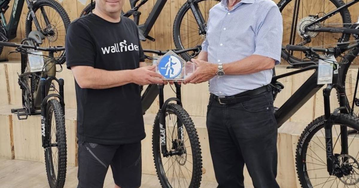 Rad-Sportservice-Wall-bergibt-1-150-Euro-an-VKKK-Ostbayern