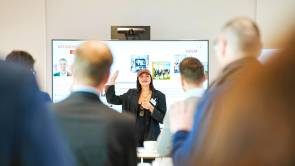 pressefoto katharina kreutzer von muvn beim pitch 