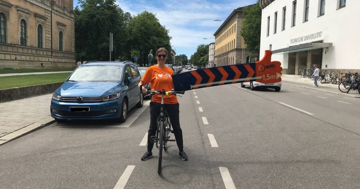 Humorvoller-Videoclip-wirbt-f-r-mehr-Abstand-beim-berholen-von-Radfahrern