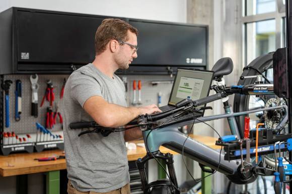 cyclelab nahaufnahme in werkstatt