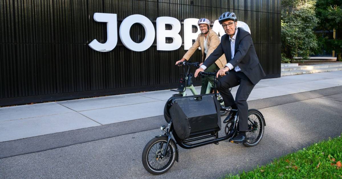 Cem-zdemir-besucht-Jobrad-Campus-in-Freiburg