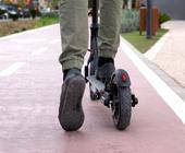 e-scooter-in-cycle-lane-leva