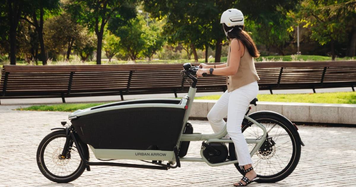 Urban-Arrow-und-Unit-1-stellen-Neon-Smart-Helmet-vor