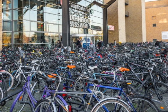 Adac Zu Wenige Fahrradparkplatze An Bahnhofen Sazbike De